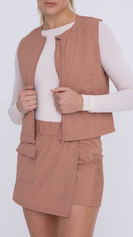 Fitted Zip Up Running Vest- Mocha Mousse